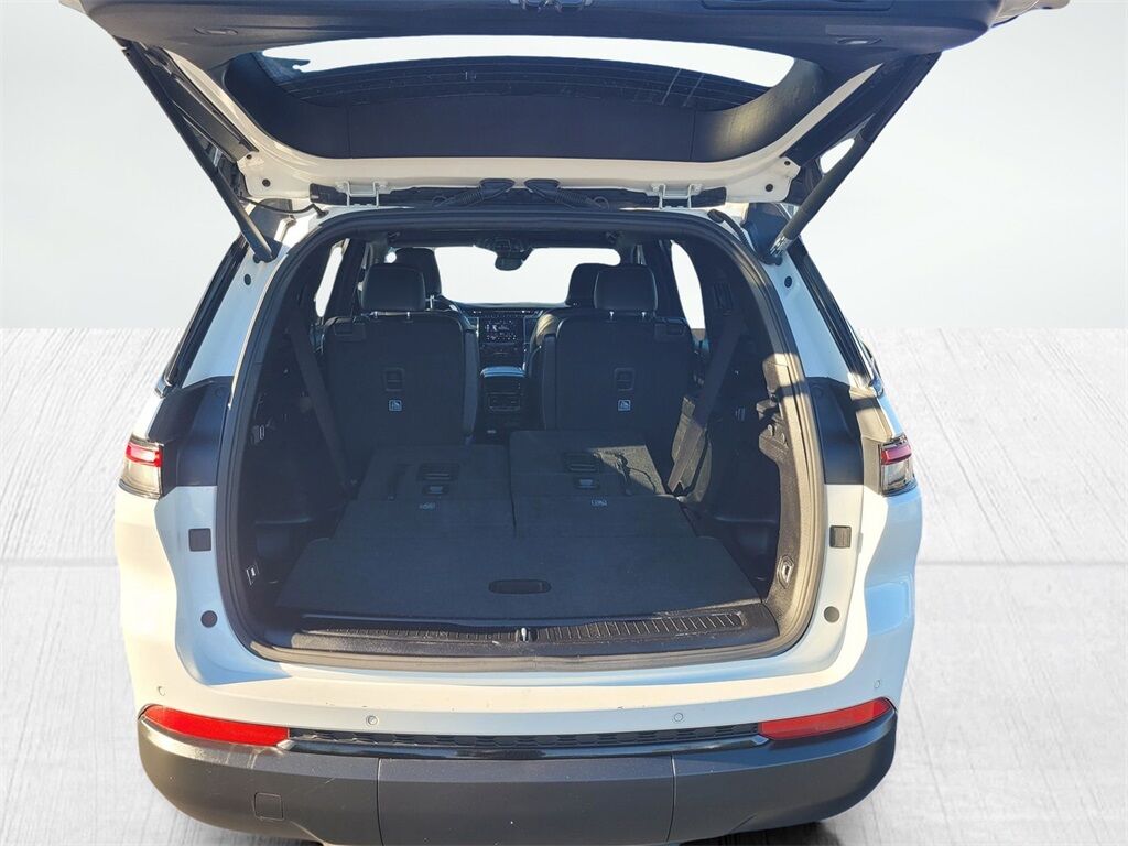 2023 Jeep Grand Cherokee L Altitude Roseville CA