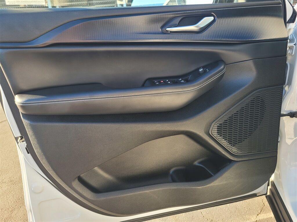 2023 Jeep Grand Cherokee L Altitude Roseville CA