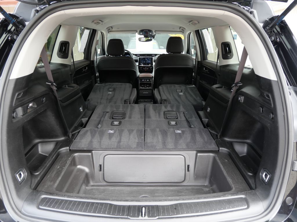 2023 Jeep Grand Cherokee L Laredo Mt Pleasant MI