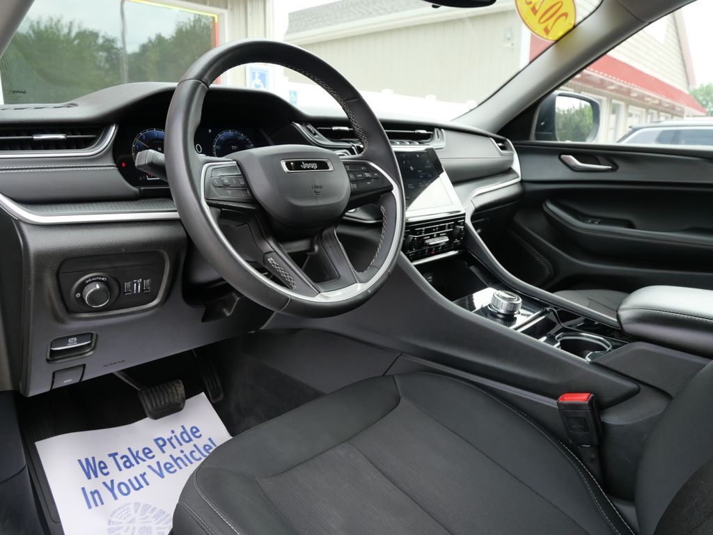 2023 Jeep Grand Cherokee L Laredo Mt Pleasant MI