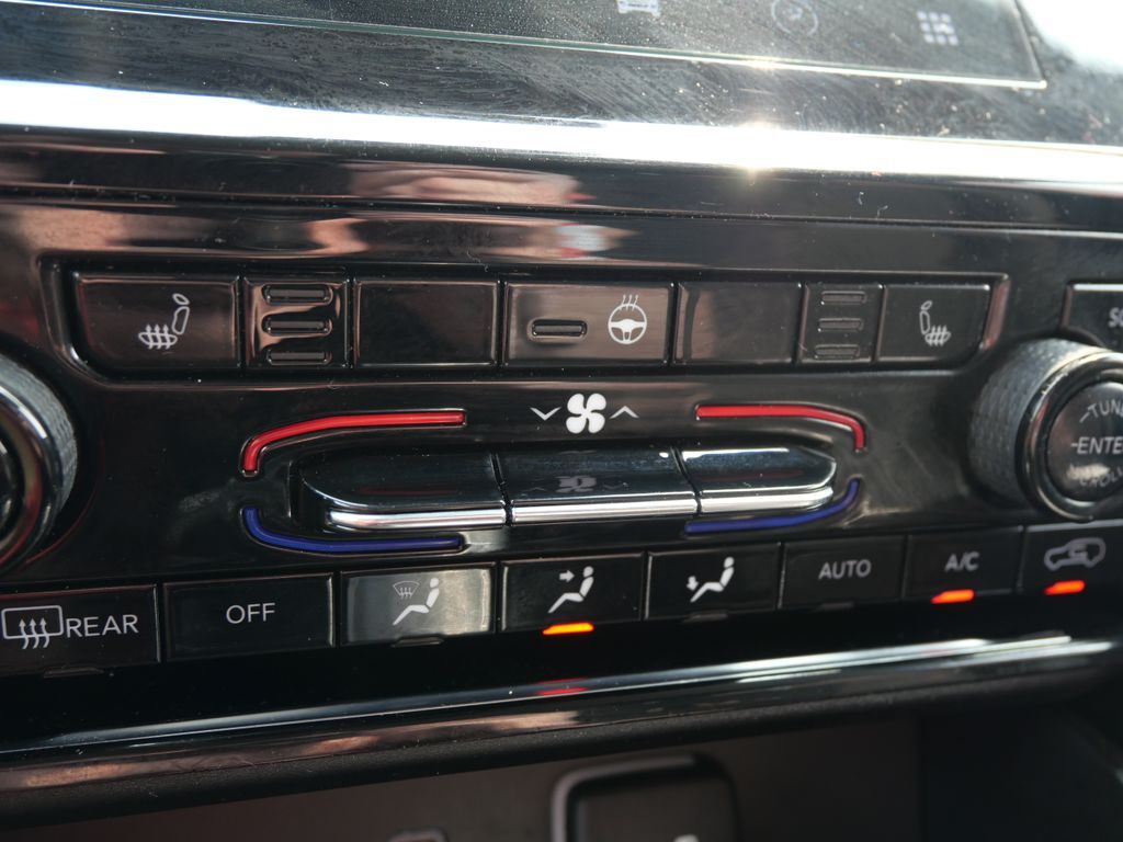 2023 Jeep Grand Cherokee L Laredo Mt Pleasant MI