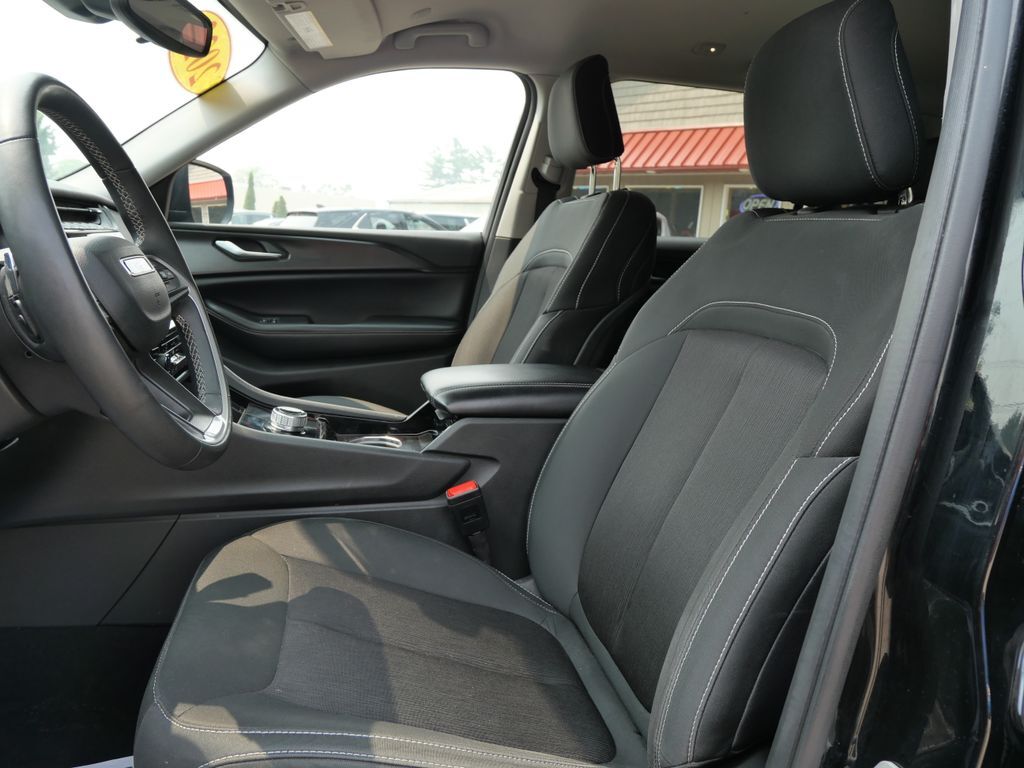 2023 Jeep Grand Cherokee L Laredo Mt Pleasant MI