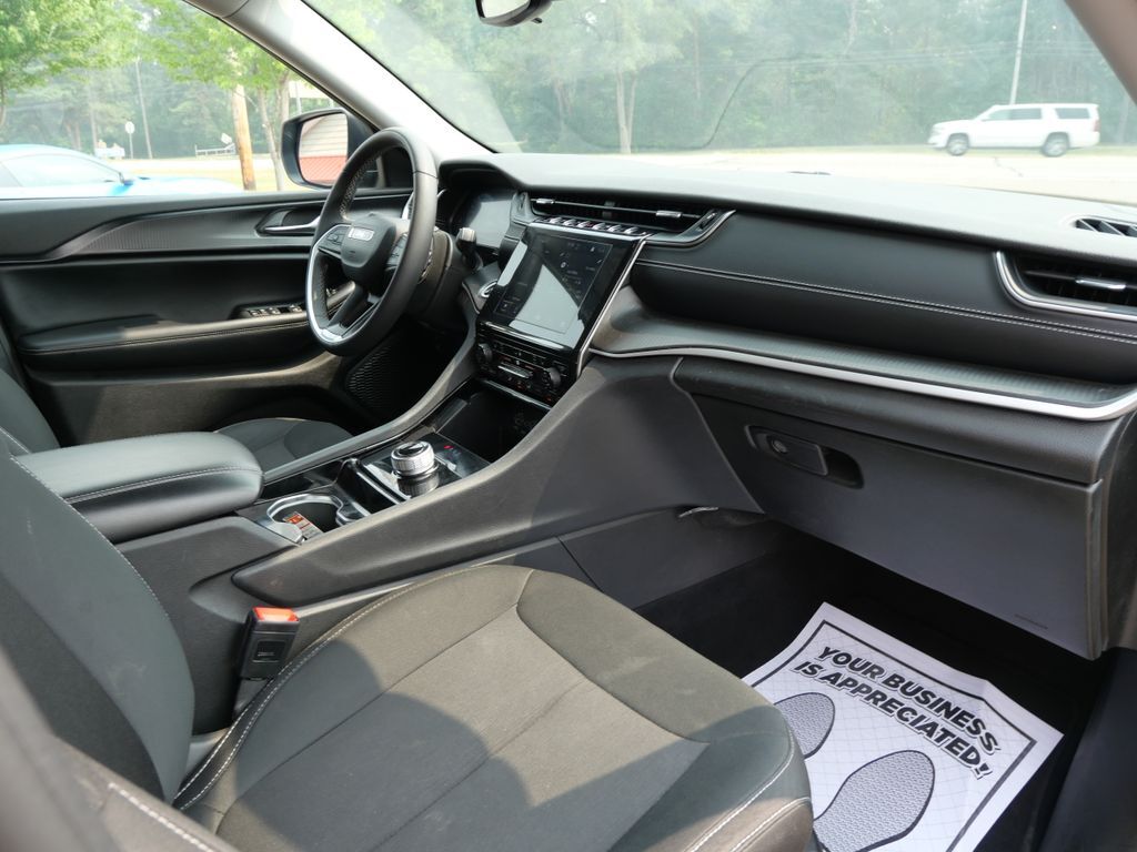 2023 Jeep Grand Cherokee L Laredo Mt Pleasant MI