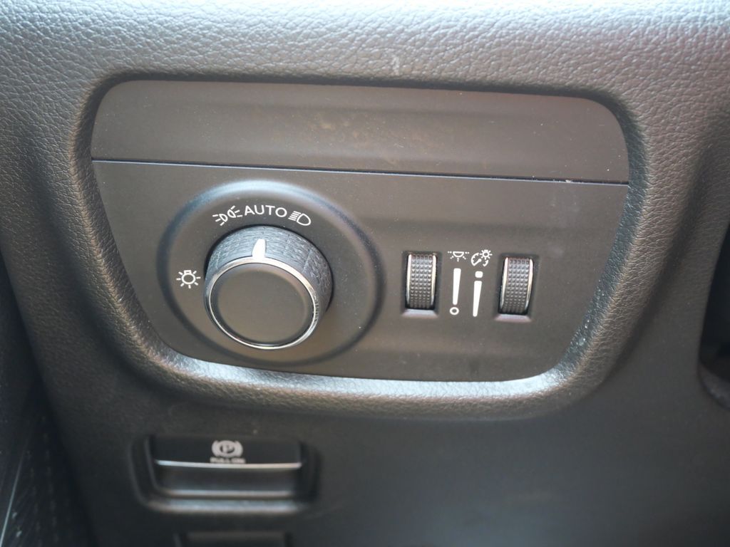 2023 Jeep Grand Cherokee L Laredo Mt Pleasant MI