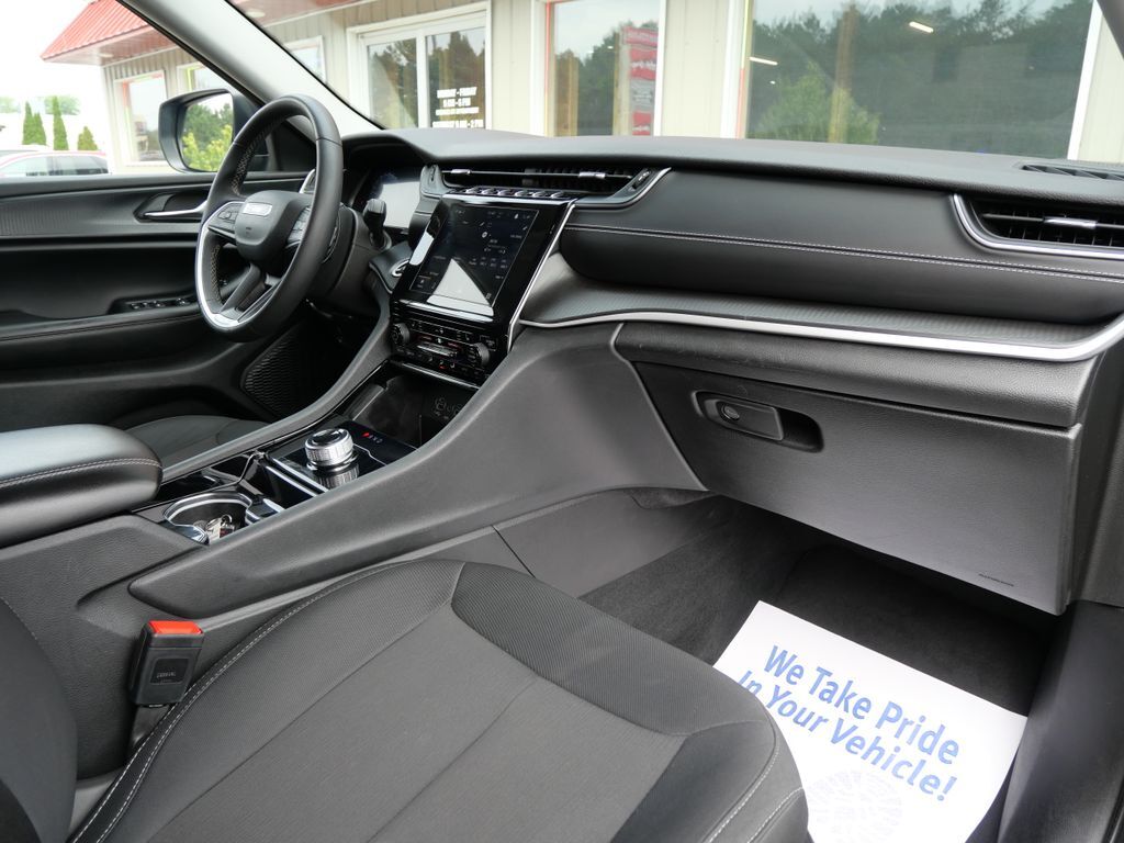 2023 Jeep Grand Cherokee L Laredo Mt Pleasant MI