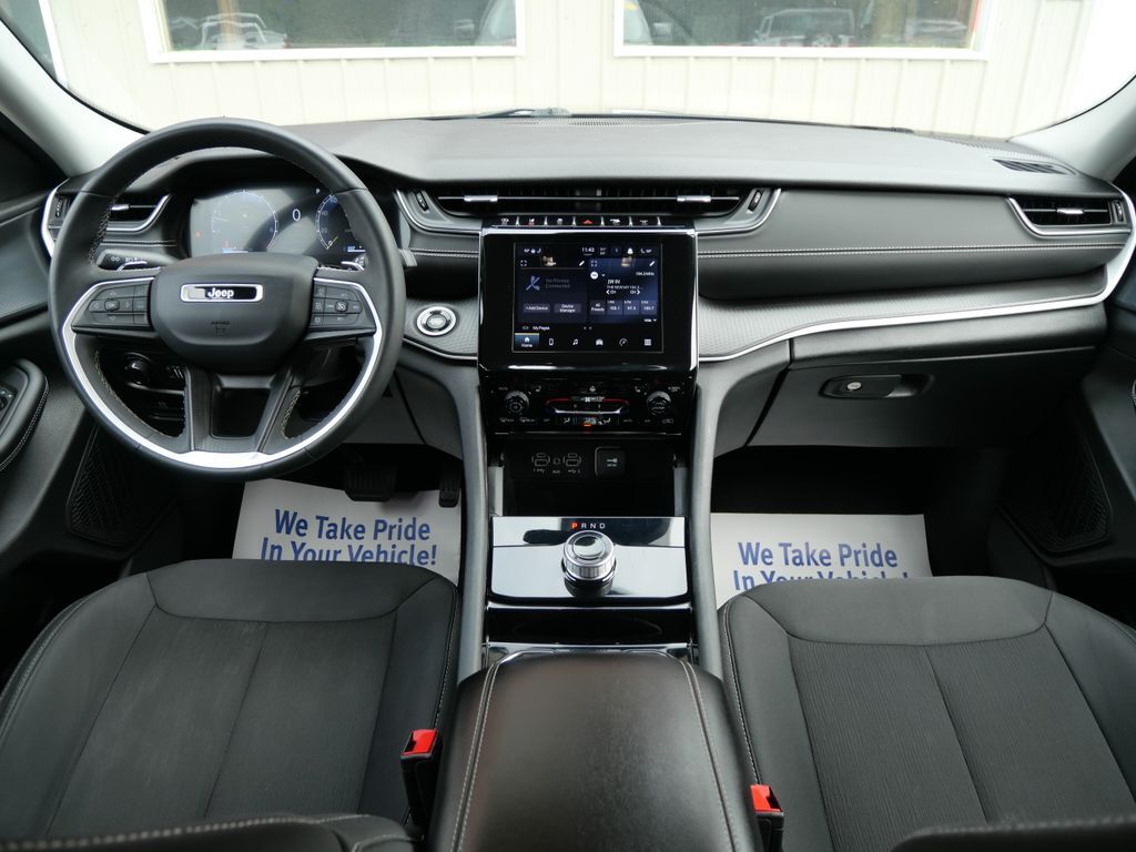 2023 Jeep Grand Cherokee L Laredo Mt Pleasant MI