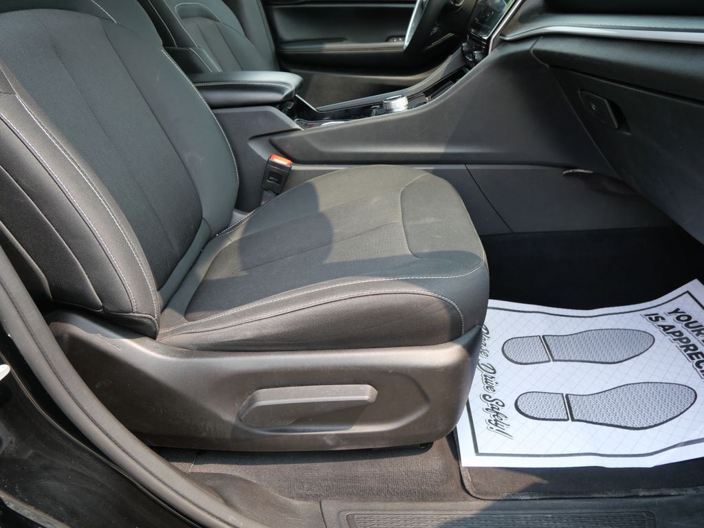 2023 Jeep Grand Cherokee L Laredo Mt Pleasant MI