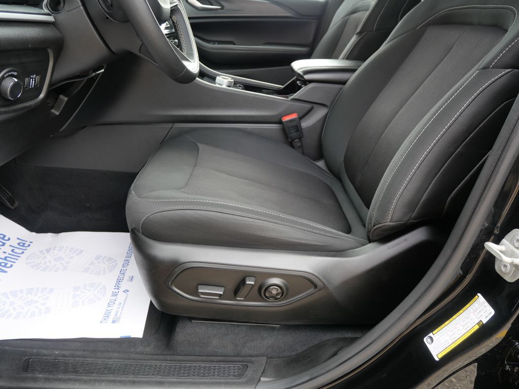 2023 Jeep Grand Cherokee L Laredo Mt Pleasant MI