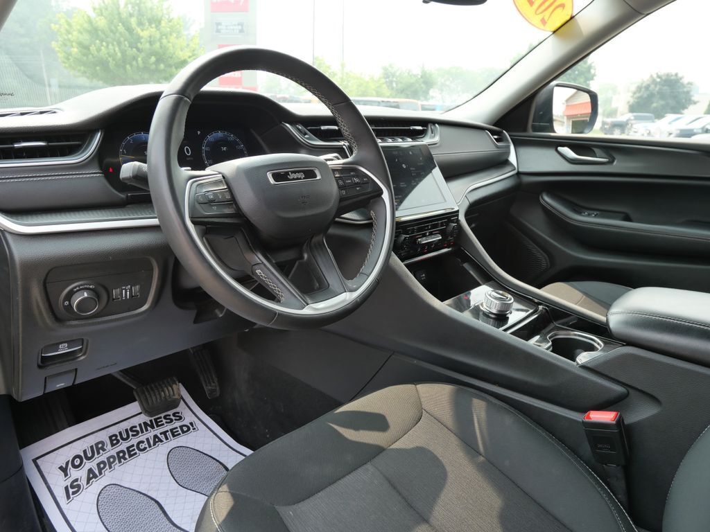 2023 Jeep Grand Cherokee L Laredo Mt Pleasant MI