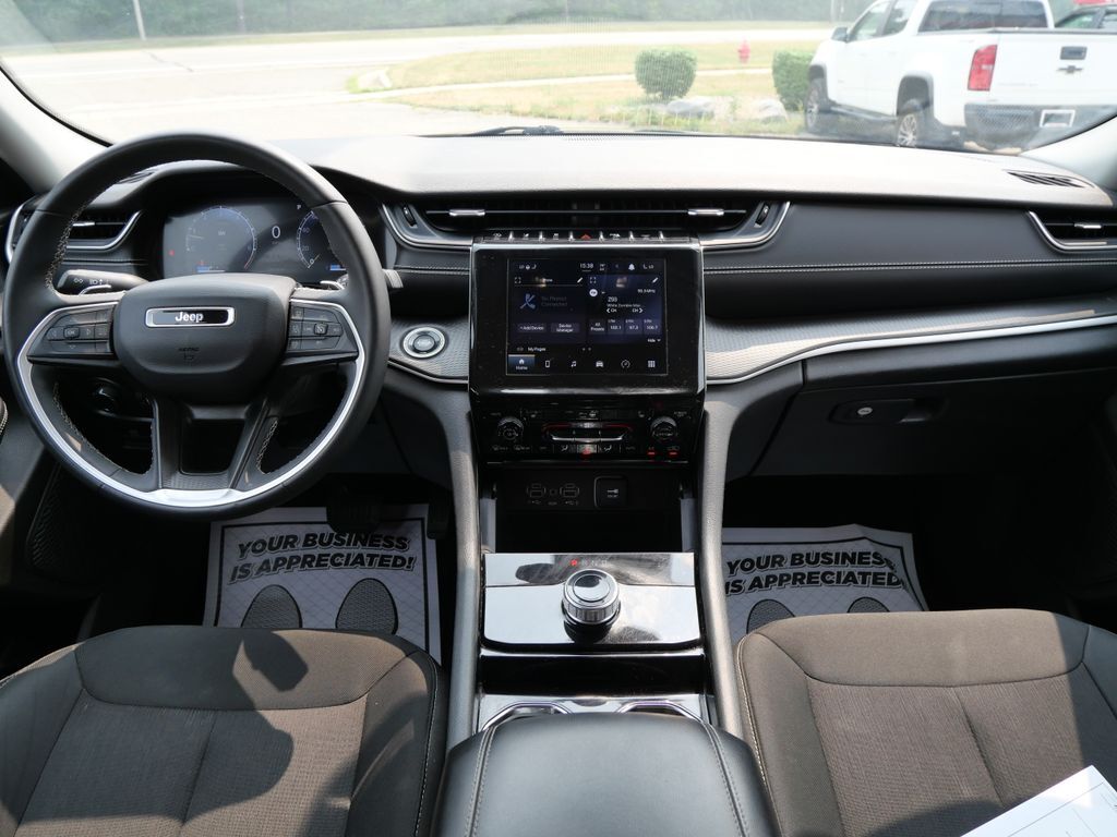 2023 Jeep Grand Cherokee L Laredo Mt Pleasant MI