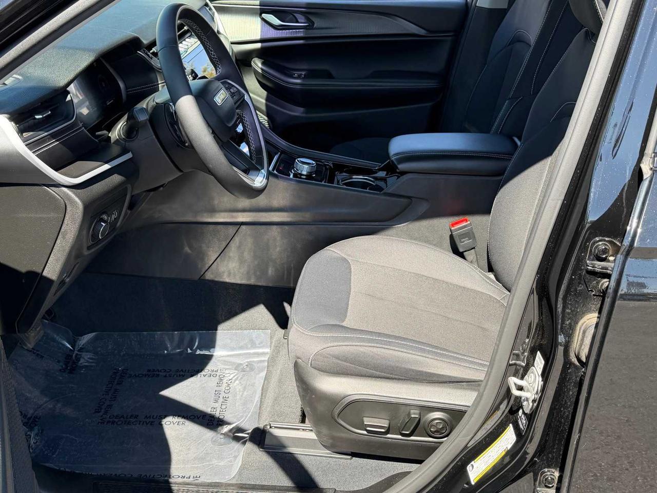 2023 Jeep Grand Cherokee L Laredo Irving TX 2023 Jeep Grand Cherokee L Laredo Irving TX