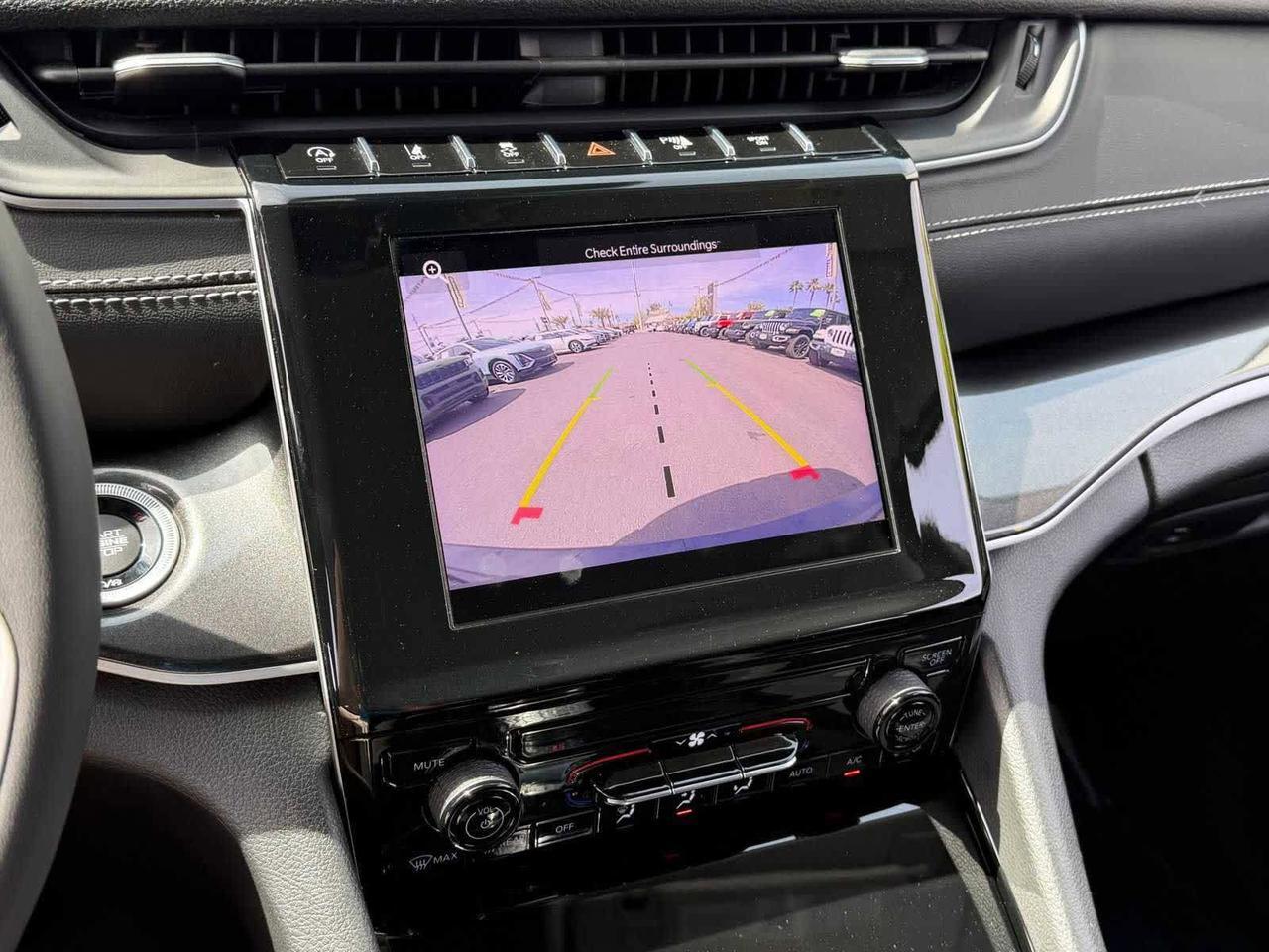 2023 Jeep Grand Cherokee Laredo Irving TX