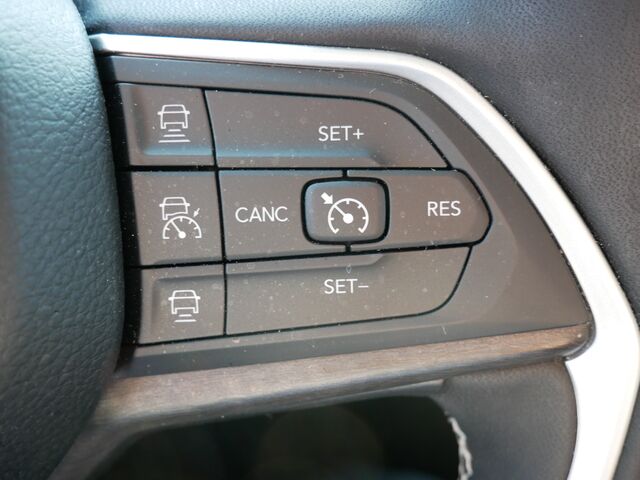 2023 Jeep Grand Cherokee Limited Oak Park Heights MN