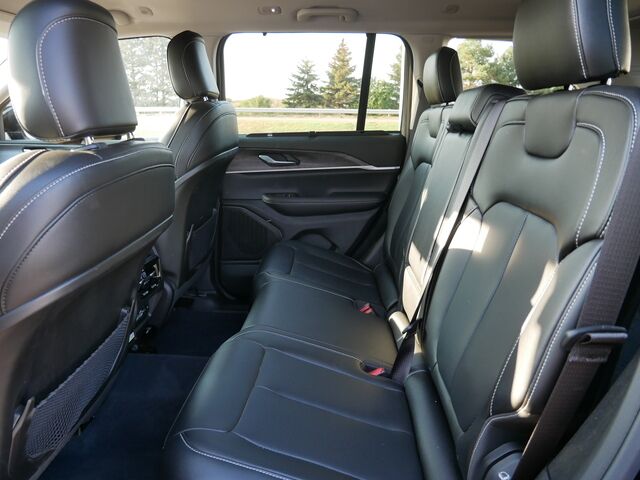 2023 Jeep Grand Cherokee Limited Oak Park Heights MN