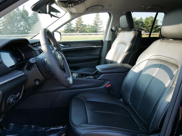 2023 Jeep Grand Cherokee Limited Oak Park Heights MN