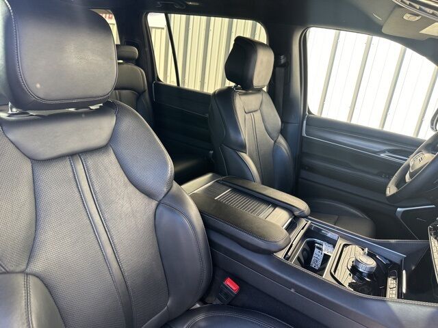 2023 Jeep Wagoneer L Series II Watertown SD 2023 Jeep Wagoneer L Series II Watertown SD