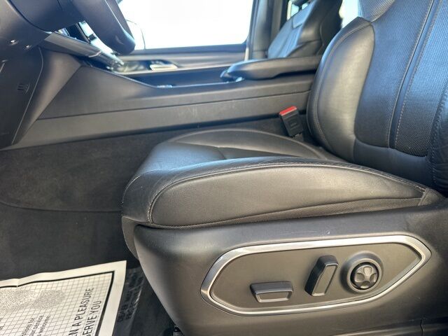 2023 Jeep Wagoneer L Series II Watertown SD 2023 Jeep Wagoneer L Series II Watertown SD