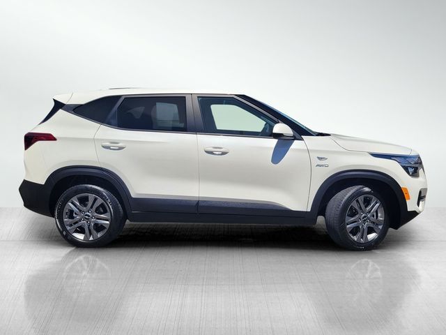 2023 Kia Seltos LX 2023 Kia Seltos LX