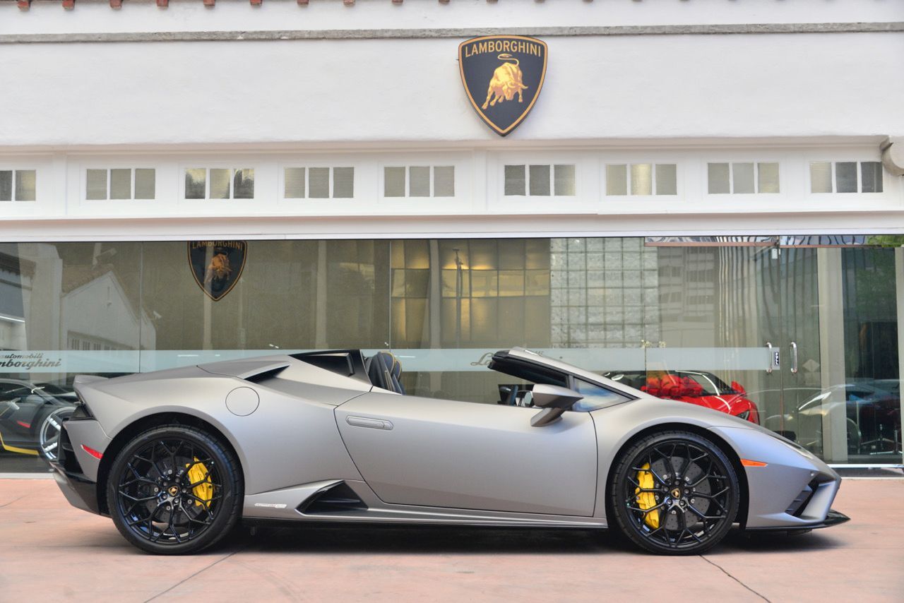 2023 Lamborghini Huracan EVO Base Base