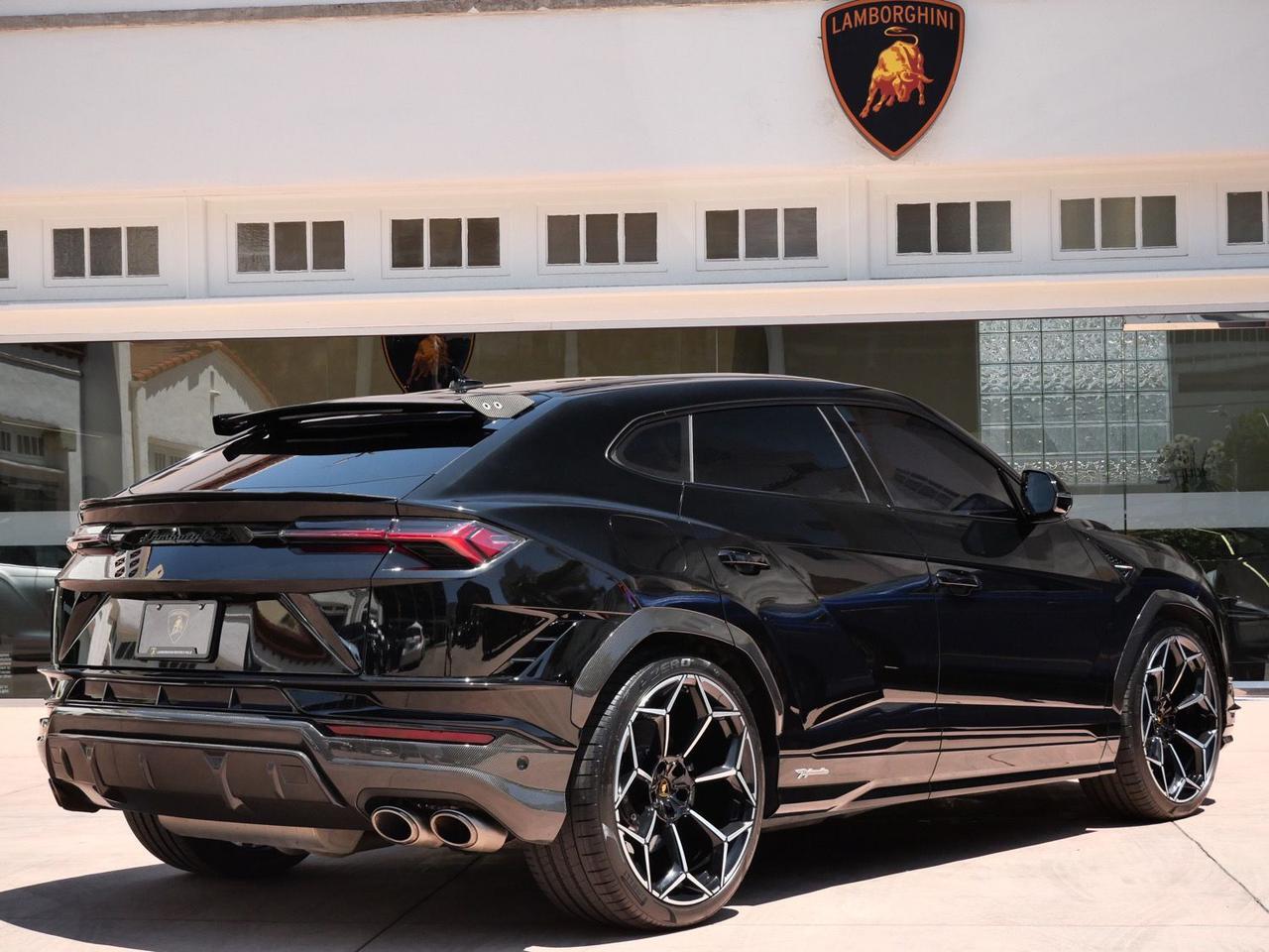 2023 Lamborghini Urus Performante Performante