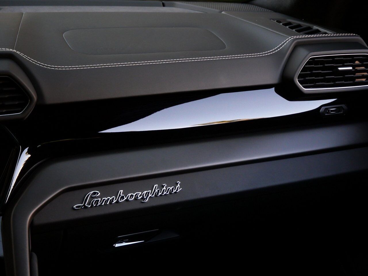 2023 Lamborghini Urus S S Lawrence KS