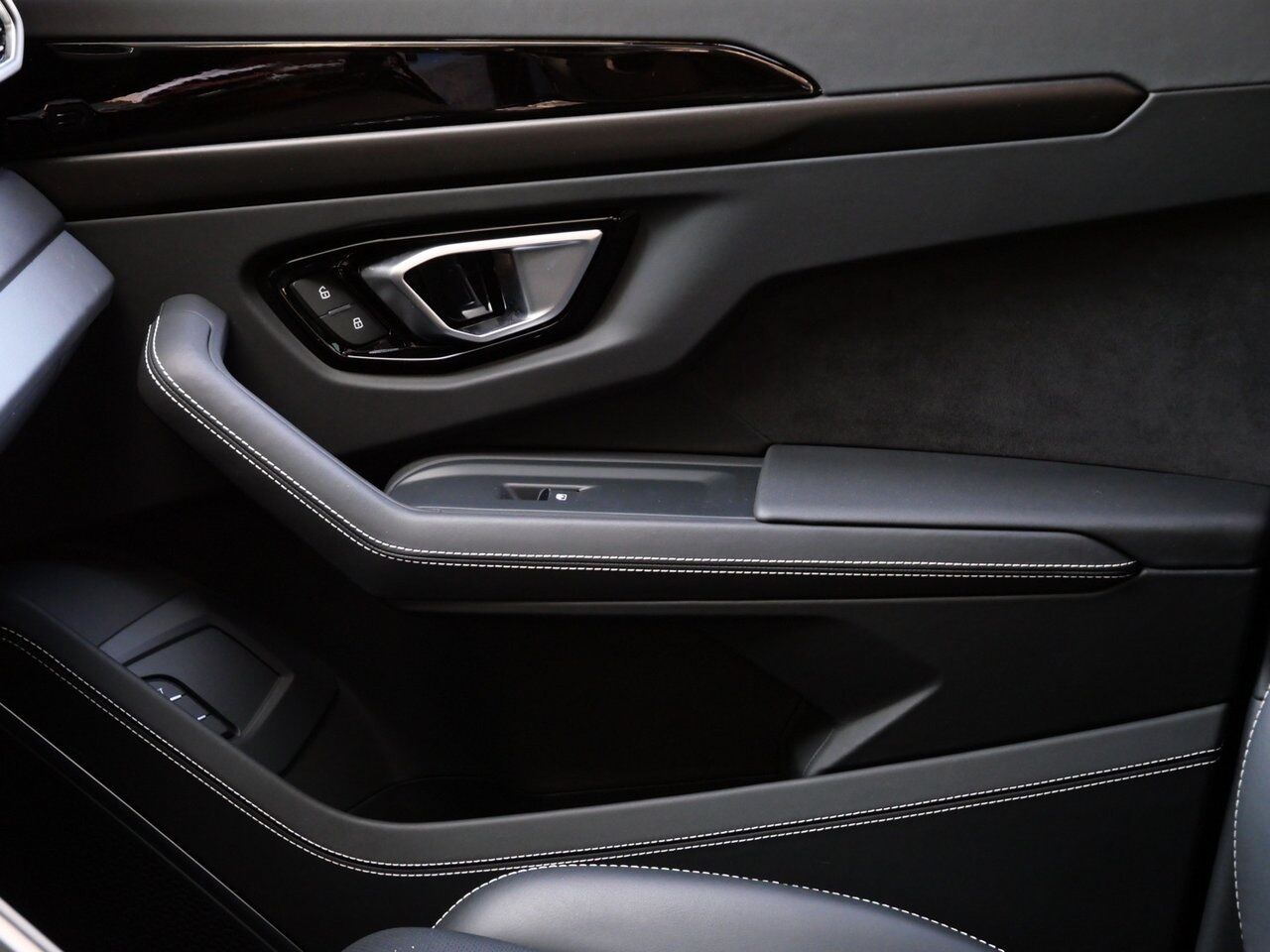 2023 Lamborghini Urus S S Lawrence KS