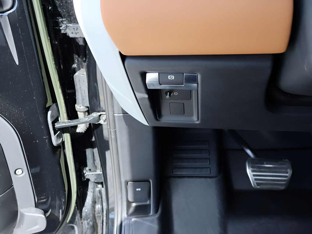 2023 Land Rover Defender 110 SE San Clemente CA