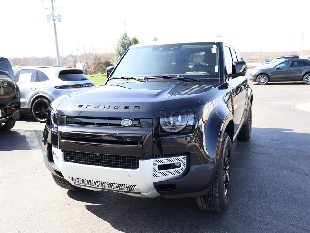 2023 Land Rover Defender 110 SE