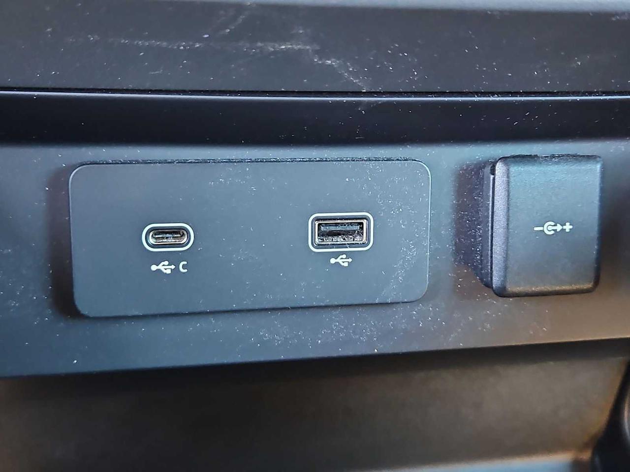 2023 Land Rover Defender X-Dynamic SE Irving TX