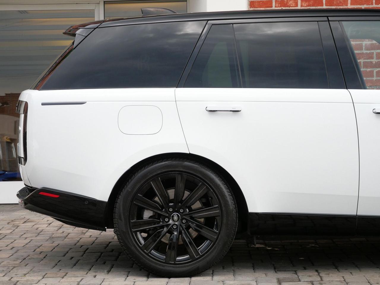 2023 Land Rover Range Rover SE SE Lawrence KS