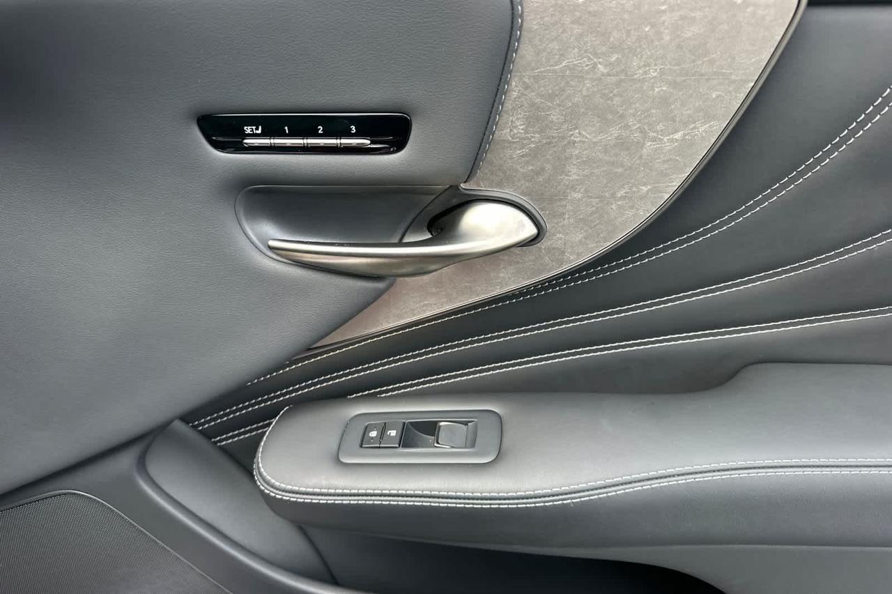 2023 Lexus LS 500h Roseville CA