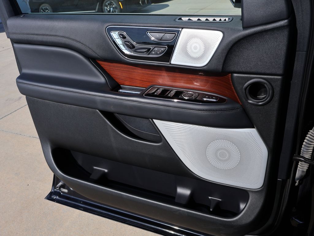 2023 Lincoln Navigator L Reserve