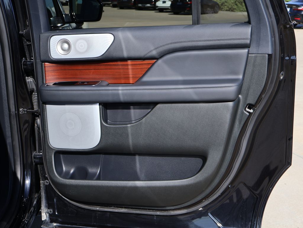 2023 Lincoln Navigator L Reserve