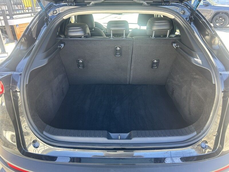 2023 Mazda CX-30 2.5 S Select Package - 1 OWNER - LEATHER Whitinsville MA 2023 Mazda CX-30 2.5 S Select Package - 1 OWNER - LEATHER Whitinsville MA