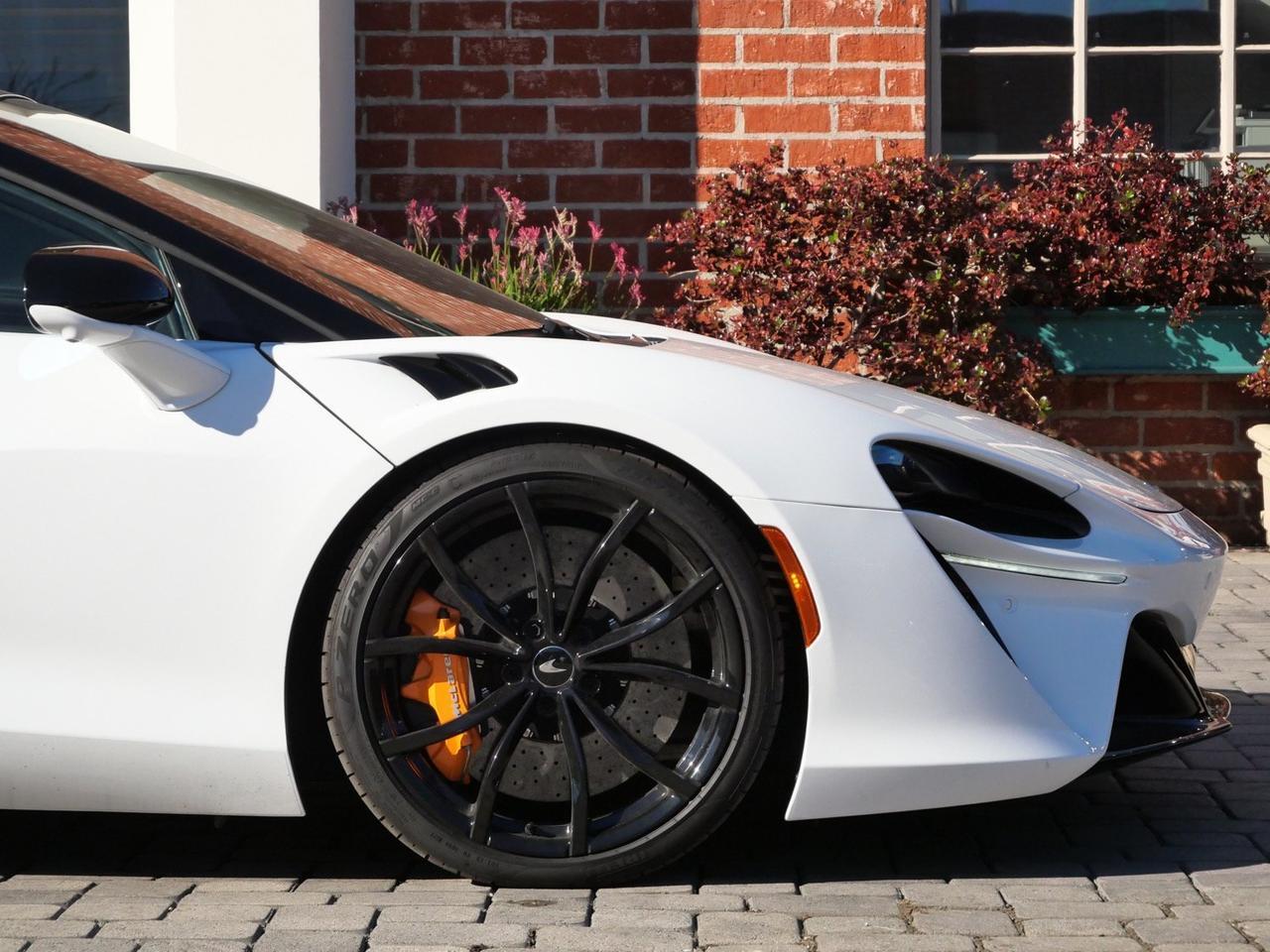 2023 McLaren Artura Performance Performance Lawrence KS