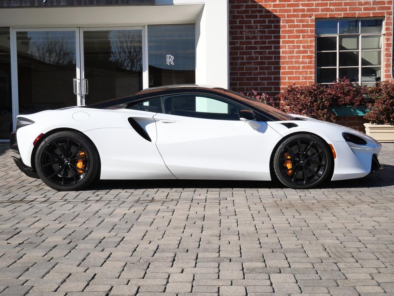 2023 McLaren Artura Performance Performance