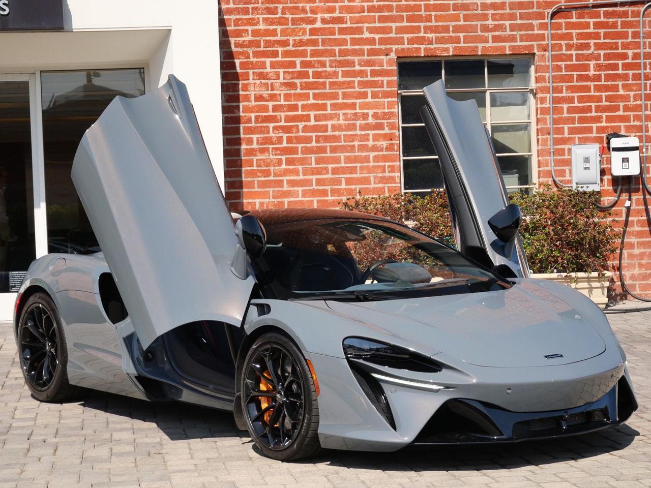2023 McLaren Artura Performance Performance Lawrence KS