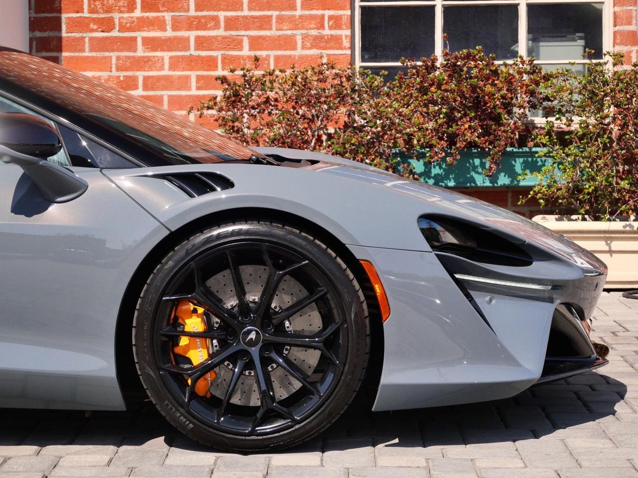 2023 McLaren Artura Performance Performance Lawrence KS