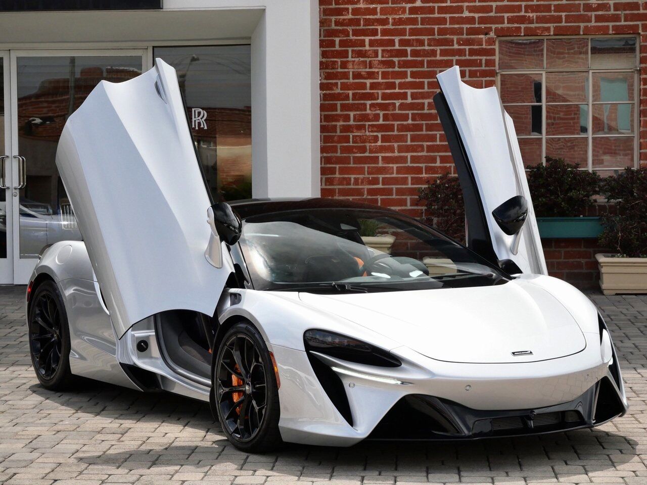 2023 McLaren Artura Performance Performance Lawrence KS