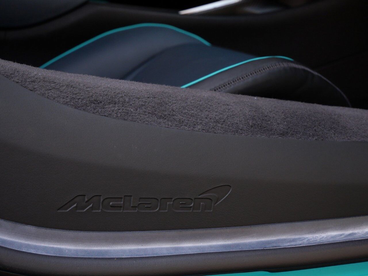 2023 McLaren Artura TechLux TechLux Lawrence KS