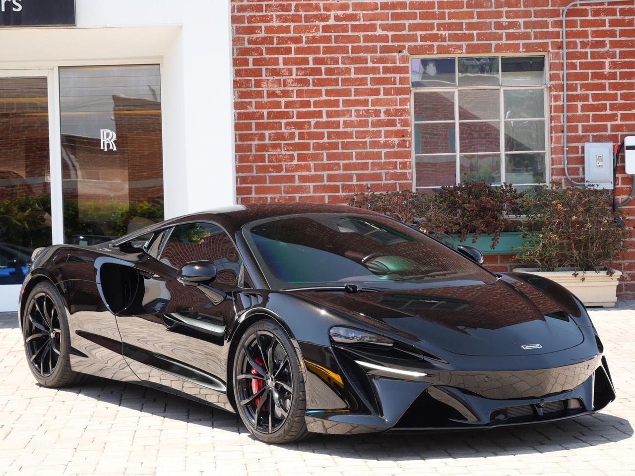 2023 McLaren Artura TechLux