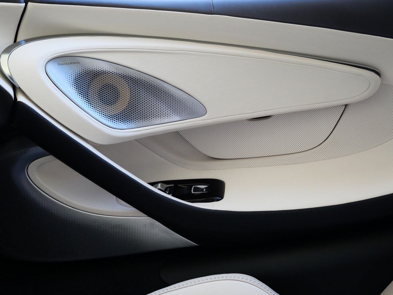 2023 McLaren GT Lawrence KS
