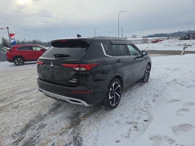 2023 Mitsubishi Outlander PHEV LE Grande Prairie AB 2023 Mitsubishi Outlander PHEV LE Grande Prairie AB