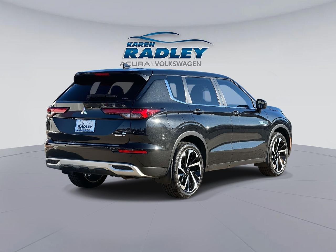 2023 Mitsubishi Outlander PHEV SE