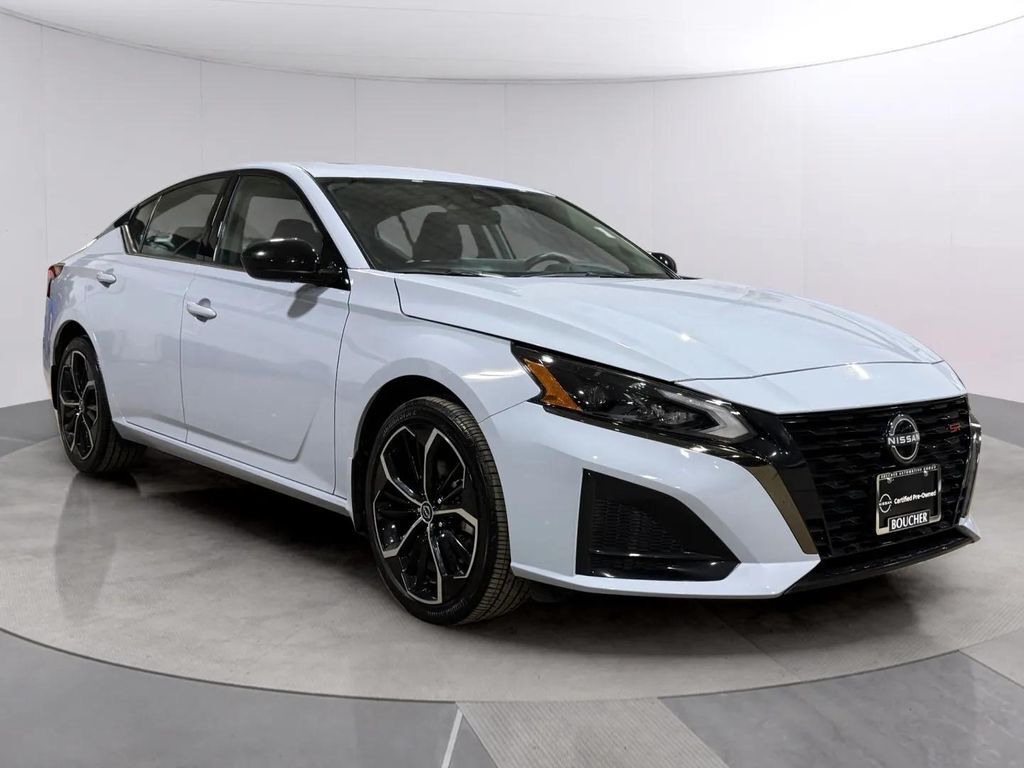 2023 Nissan Altima 2.5 SR w/Premium Pkg