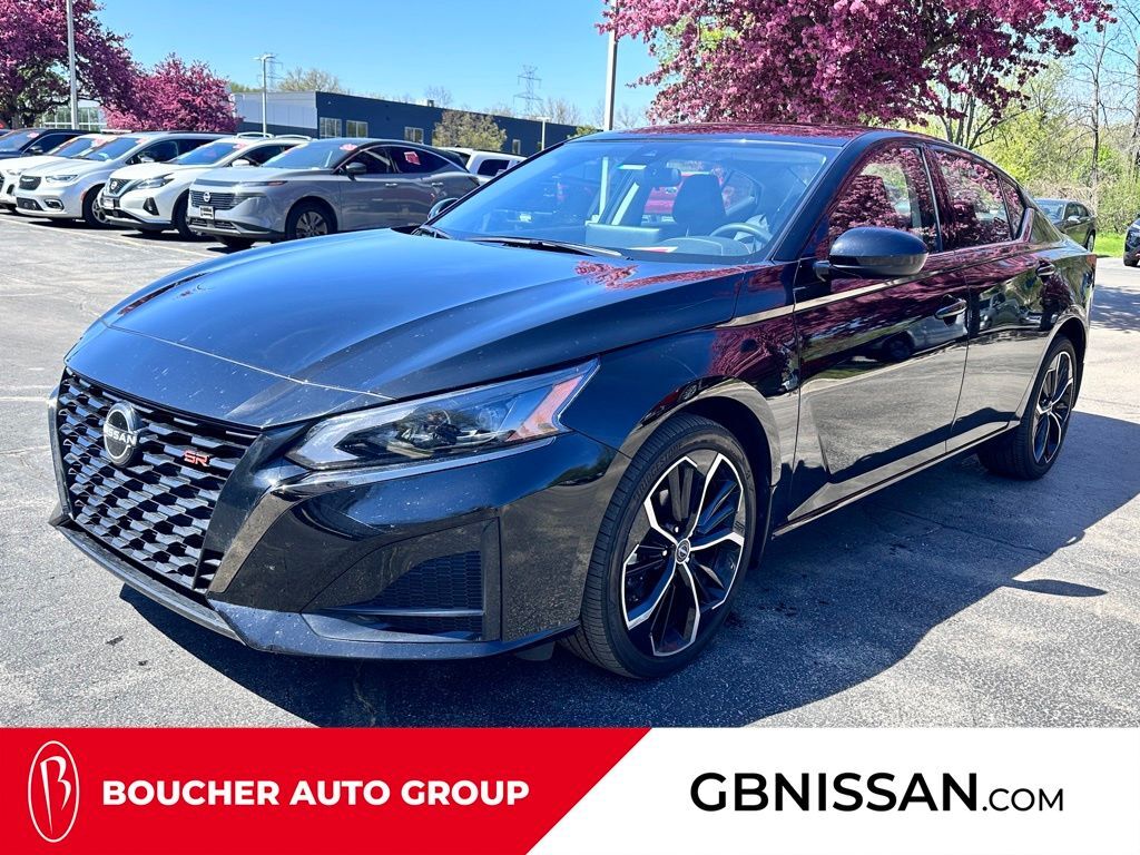2023 Nissan Altima 2.5 SR w/Premium Pkg