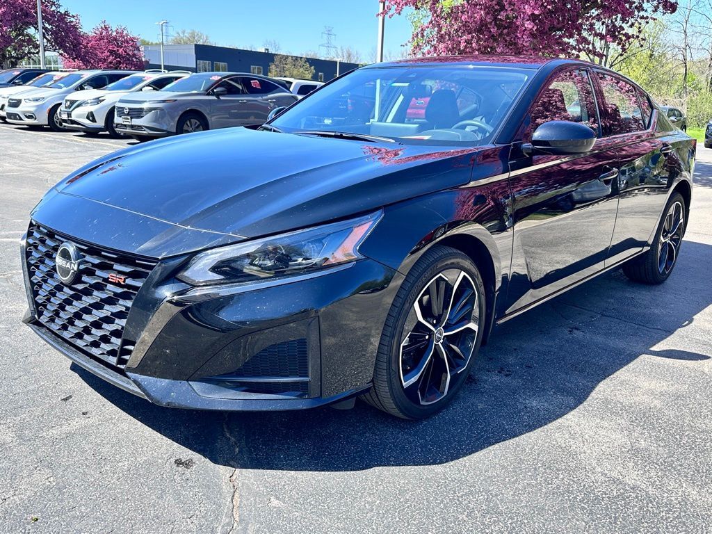 2023 Nissan Altima 2.5 SR w/Premium Pkg