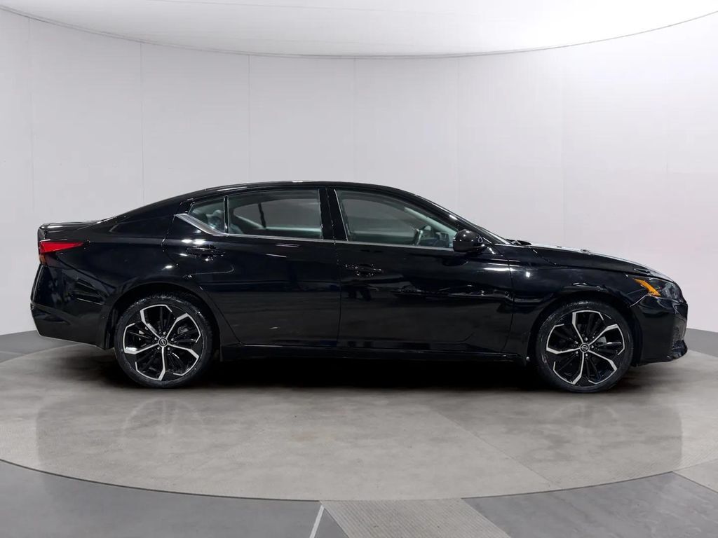 2023 Nissan Altima 2.5 SR w/Premium Pkg