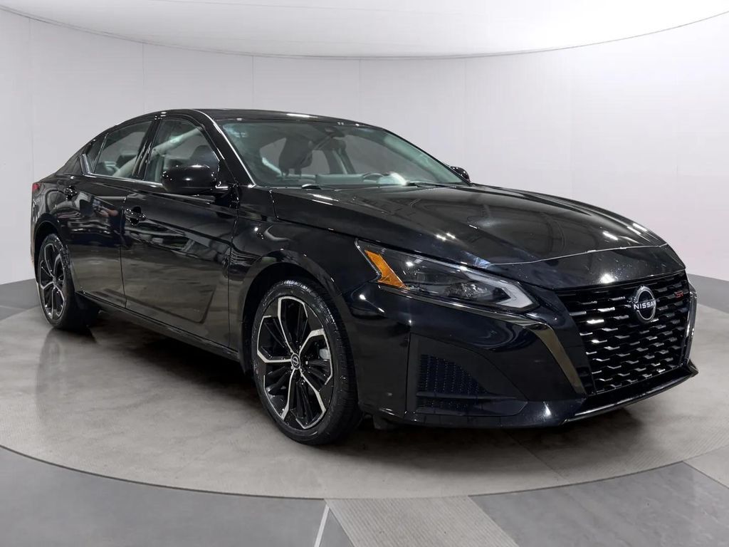 2023 Nissan Altima 2.5 SR w/Premium Pkg
