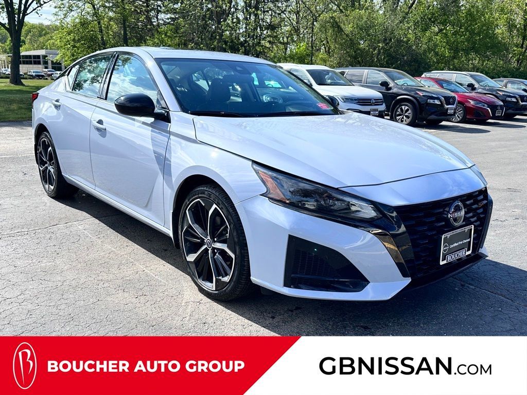 2023 Nissan Altima 2.5 SR w/Premium Pkg